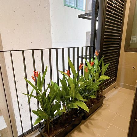 Home Suites -Natural Light -Projector -Spacious - 2Br Incenter Hanoi Buitenkant foto