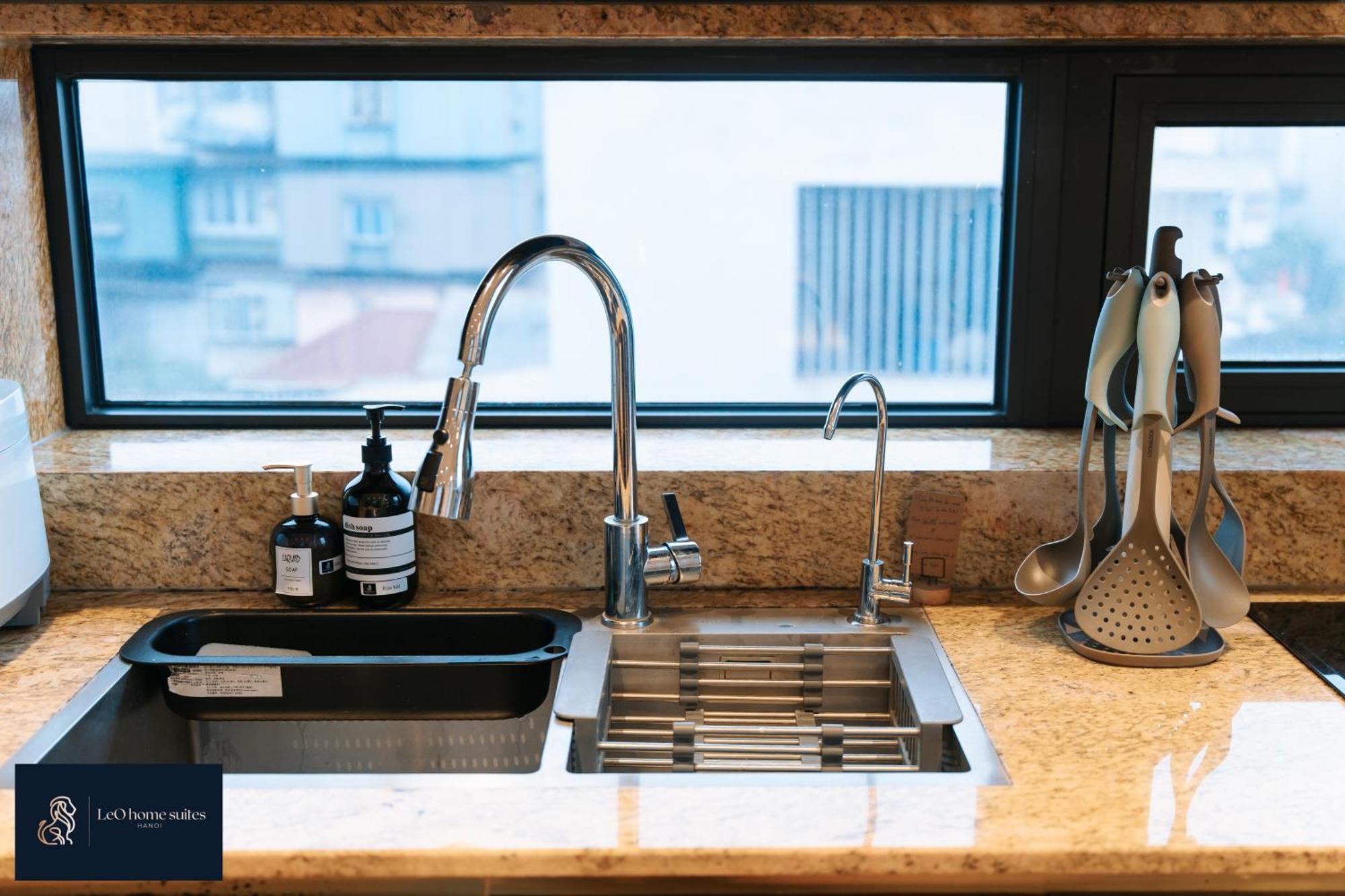 Home Suites -Natural Light -Projector -Spacious - 2Br Incenter Hanoi Buitenkant foto