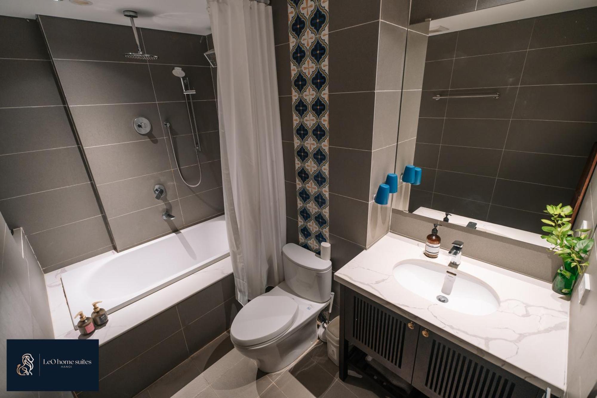 Home Suites -Natural Light -Projector -Spacious - 2Br Incenter Hanoi Buitenkant foto
