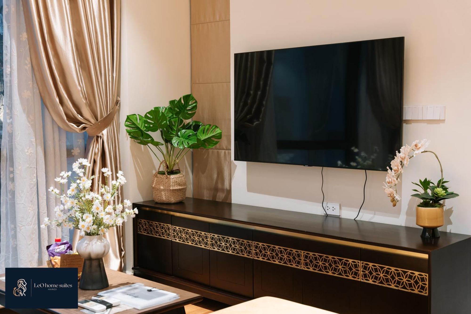 Home Suites -Natural Light -Projector -Spacious - 2Br Incenter Hanoi Buitenkant foto